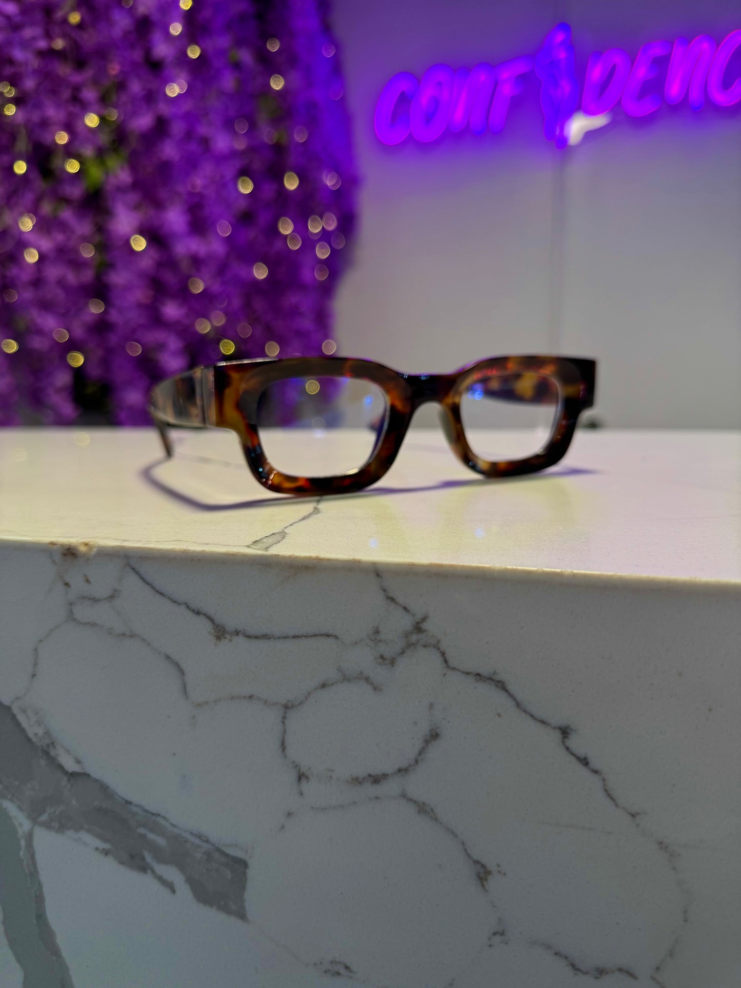CHIC SHADES- tortoise