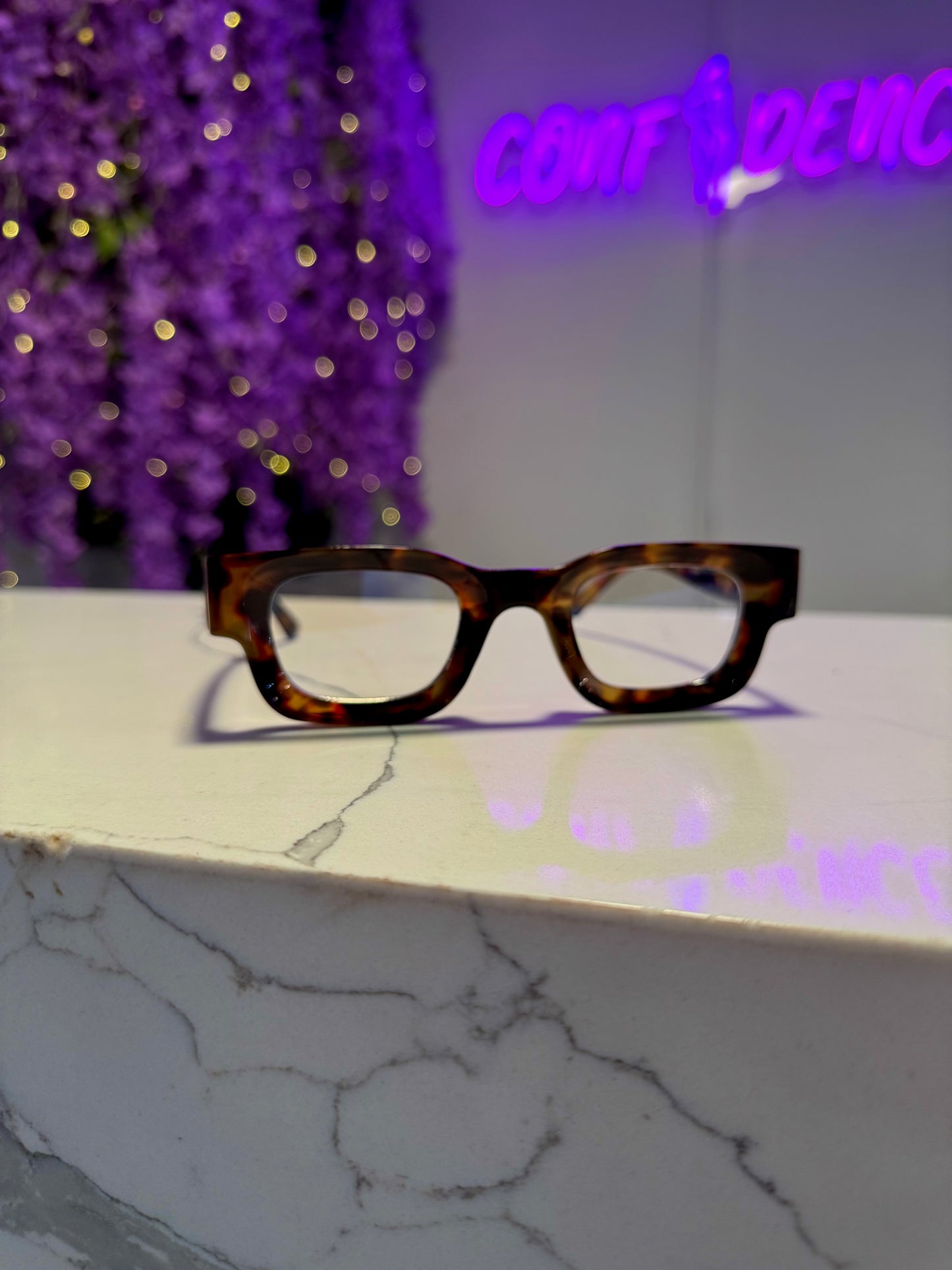 CHIC SHADES- tortoise