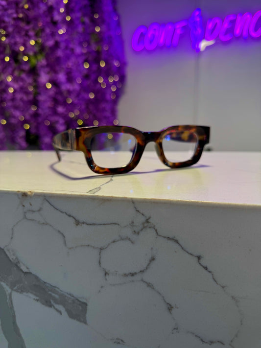 CHIC SHADES- tortoise